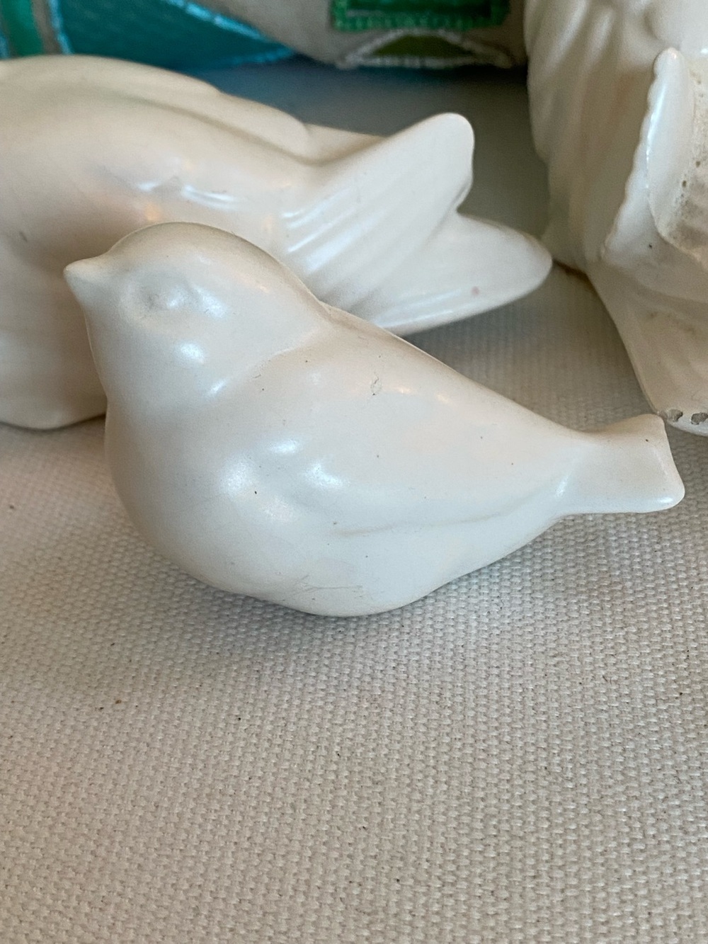 Vtg White Glazed Ceramic Birds Ducks Water Fowl Figurines Family Set of 4 Japan - Picture 11 of 14